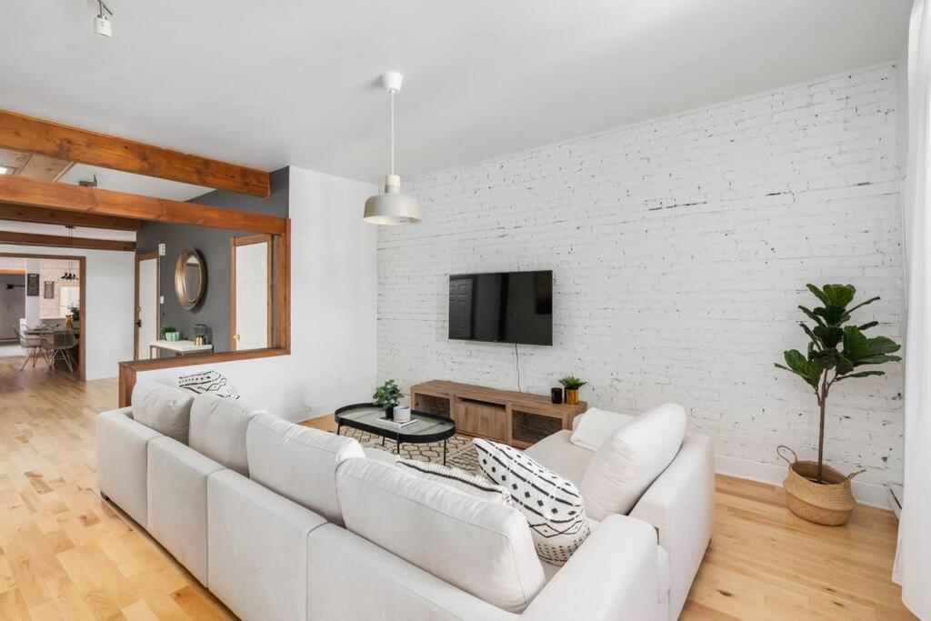 Appartamento Chic Mile-End 3Br Getaway - Free Parking, Sleeps 8 Montréal Esterno foto