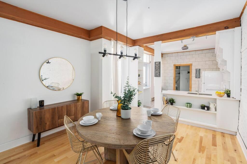 Appartamento Chic Mile-End 3Br Getaway - Free Parking, Sleeps 8 Montréal Esterno foto